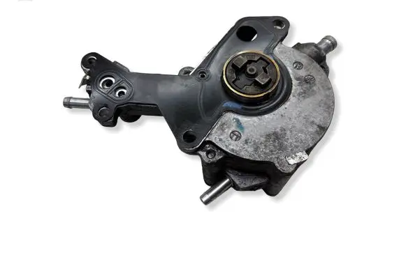 Volkswagen PASSAT B5.5 Vacuum pump 038145209M