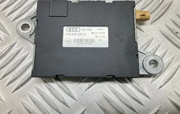 Audi TT TTS Mk2 Aerial antenna amplifier 8J8035225M