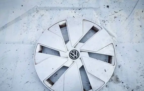 Volkswagen ID.3 R18 wheel hub/cap/trim 10A801147 10A801147B