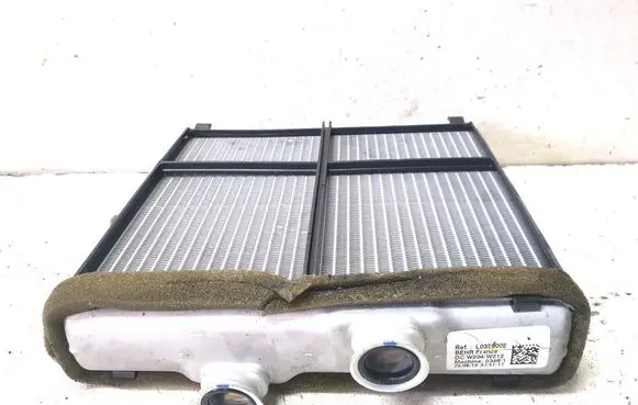 Mercedes-Benz C W204 Heater blower radiator L0329002