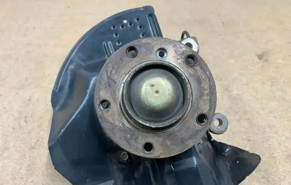 BMW 3 E46 Front wheel hub spindle knuckle 31211096429 1096429 31222299192