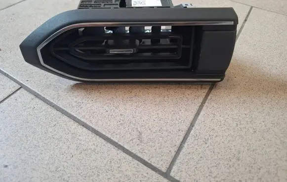 Dacia Sandero III Dashboard side air vent grill/cover trim 687605381R