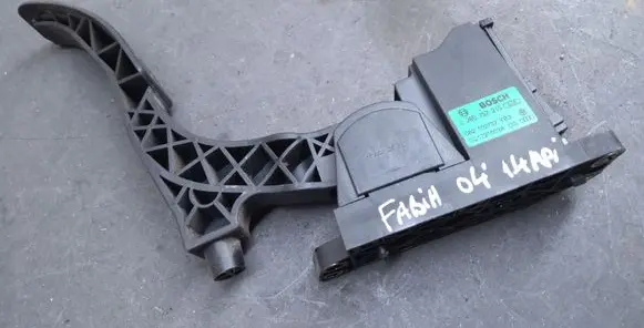 Skoda Fabia Mk1 (6Y) Accelerator throttle pedal 6Q1721503A 0280752215