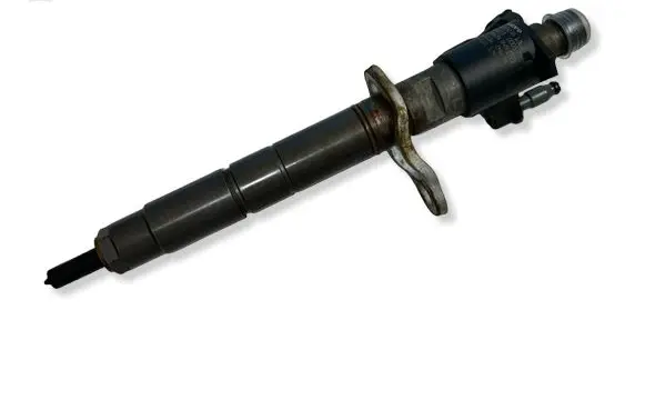 Volvo V40 Fuel injector 31303238