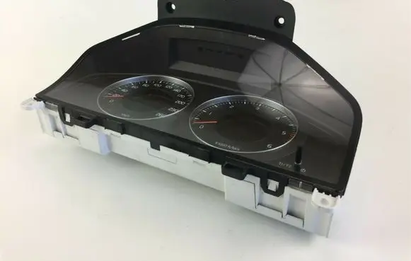 Volvo V70 Speedometer (instrument cluster) 31254535AA A636