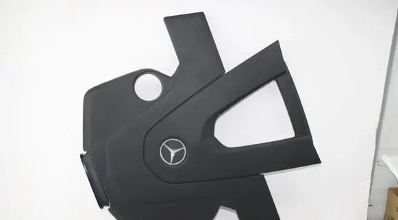 Mercedes-Benz C W205 Engine cover (trim) A2760107506