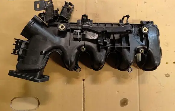 Peugeot 5008 Intake manifold 9684941780