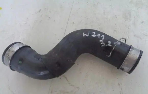 Mercedes-Benz E W211 Intercooler hose/pipe A2225017401