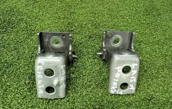 Peugeot 3008 II Front door hinge set 1608322680