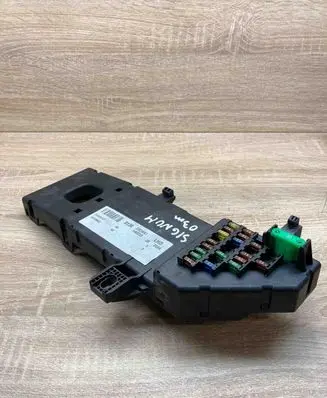 Opel Signum Fuse module 24443147 518777024 13120953