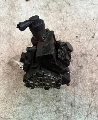 Renault Master III Fuel injection high pressure pump H8200912103