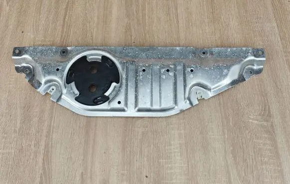 BMW 4 G22 G23 G24 G26 Engine splash shield/under tray 7447143