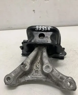 Opel Crossland X Engine mount bracket 9681706580 9678252080