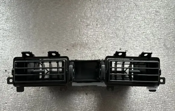 Nissan Patrol Y60 Dash center air vent grill 6875001J10 6875101J10