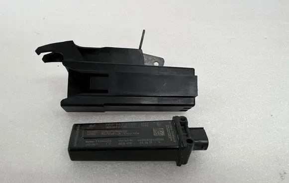 Porsche Cayenne (92A) Tire pressure control unit 7PP907273H 053120300505 40000000337056