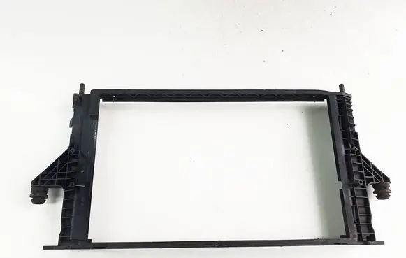 Volvo V50 Radiator mount bracket 6M518N065AE