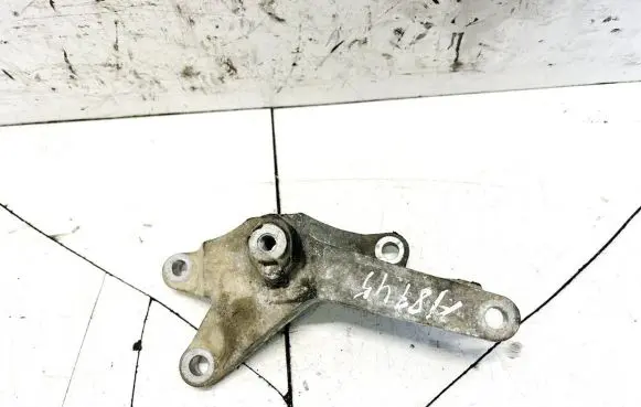 Ford C-MAX II Engine mounting bracket