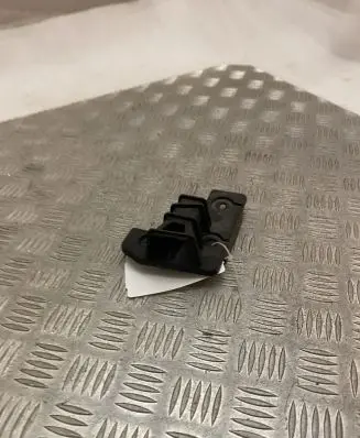Volvo XC90 Front bumper mounting bracket 31353763