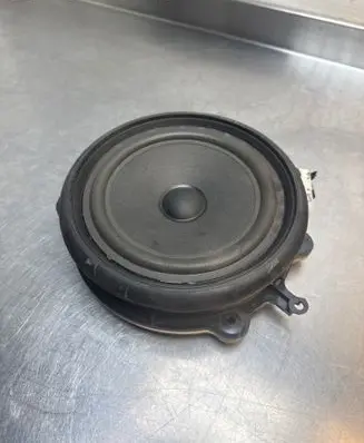 Audi A4 S4 B7 8E 8H Front door speaker 8E0035411 3277125