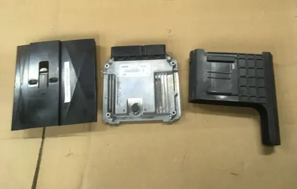 Opel Insignia A Engine control unit/module 55577619 0281017453 55575349