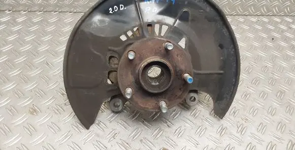 Toyota RAV 4 (XA40) Front wheel hub