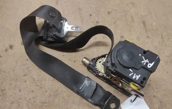 Mercedes-Benz ML W163 Front seatbelt 33006061G 33003479
