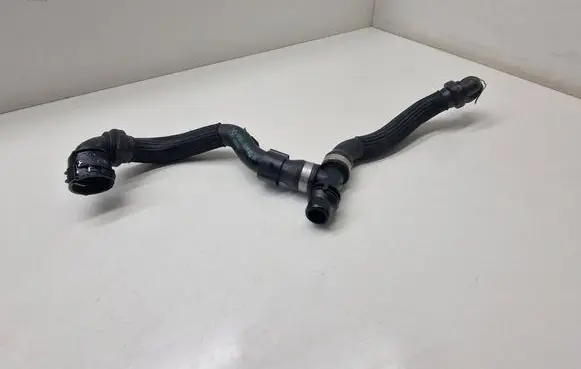 Engine coolant pipe/hose