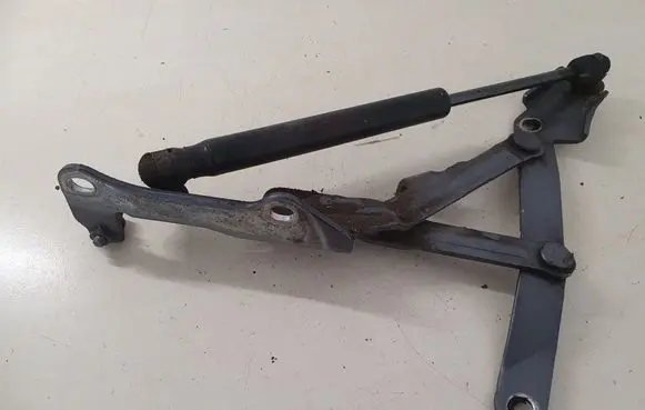 Mitsubishi Lancer VIII Tailgate/trunk/boot hinge