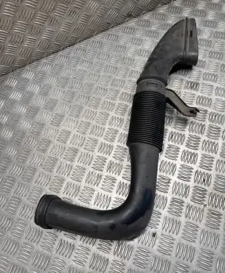 Mercedes-Benz SLK R172 Air intake duct part A6510900042 4012284A 0113071A