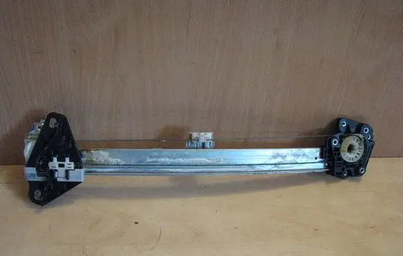 Honda Civic Rear window lifting mechanism without motor