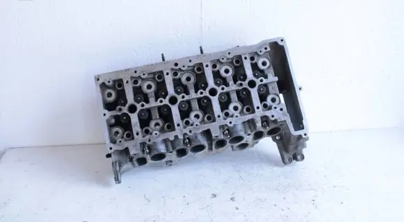 BMW 5 E60 E61 Engine head 7797678