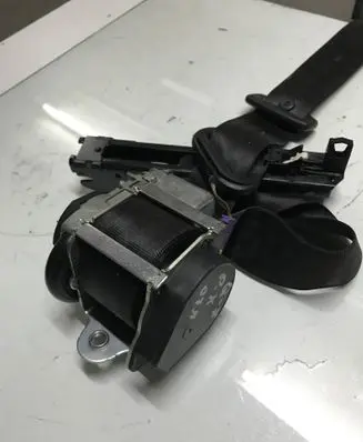 Audi Q7 4L Front seatbelt