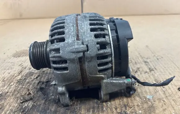 Volkswagen Jetta VI Generator/alternator 06F903023F 3011854411 0124525091