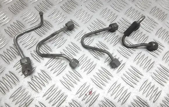 Nissan Qashqai Fuel injector supply line/pipe 