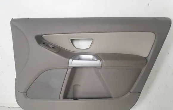 Volvo XC90 Front door card panel trim