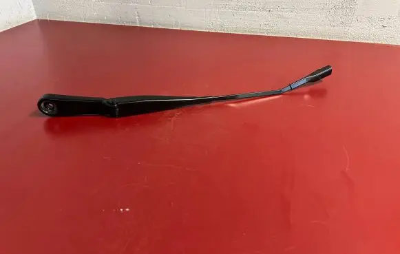 BMW X1 U11 Front wiper blade arm 9478846