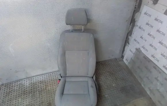 Volkswagen Transporter - Caravelle T5 Front driver seat 
