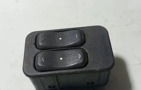 Opel Zafira A Electric window control switch 90561088 13363201 210502