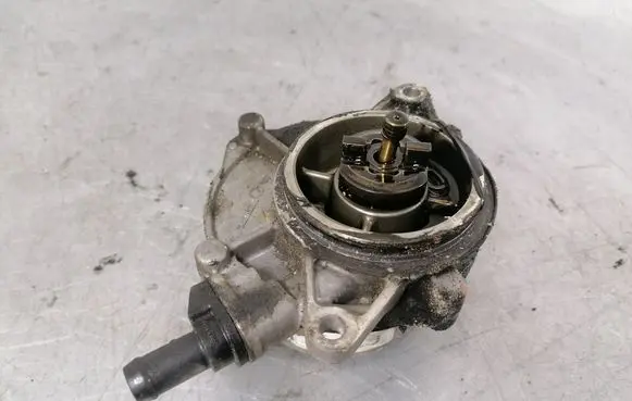 Audi A6 S6 C6 4F Vacuum pump 059145100K