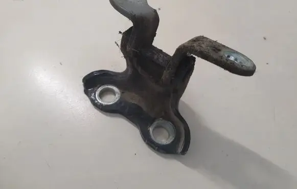 Toyota Auris 150 Rear door upper hinge