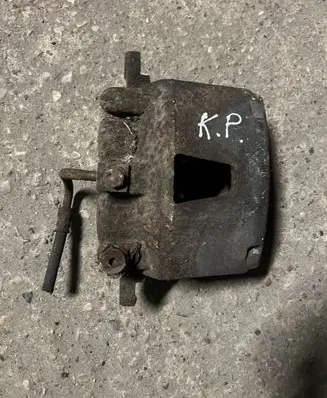 Jeep Grand Cherokee (WK) Front brake caliper