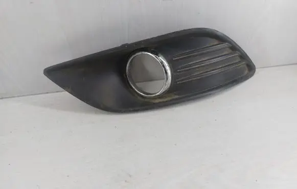 Ford Focus Front bumper lower grill