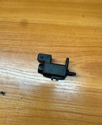 BMW 5 E60 E61 Turbo solenoid valve 1742712 00T241