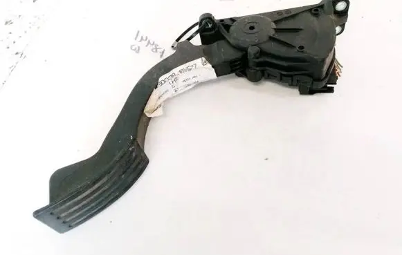 Ford Focus Accelerator throttle pedal 4M519F836AH 4M51-9F836-AH