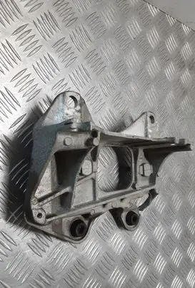 Renault Latitude (L70) Gearbox mounting bracket 112210001R