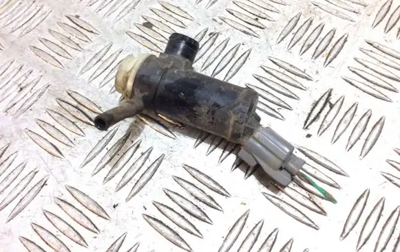 Subaru Legacy Windscreen/windshield washer pump