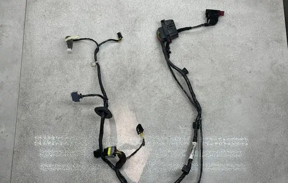 Opel Zafira B Front door wiring loom 13266929