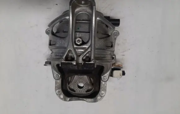 Engine mount bracket