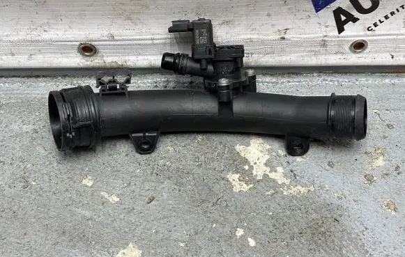 Citroen C4 II Intercooler hose/pipe 9677537380