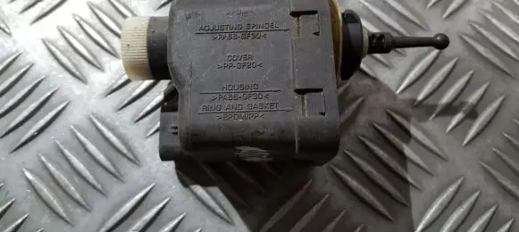 Opel Astra F Headlight level adjustment motor 13h08